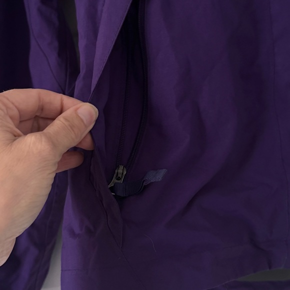 Marmot Hooded Rain Jacket Womens XS Purple Wind Breaker Waterproof Light Pockets - Picture 4 of 16